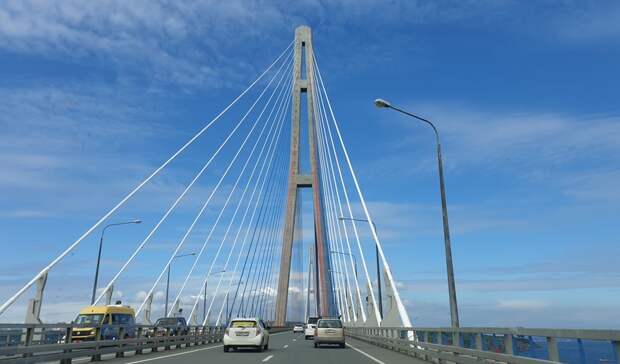 Операция «Босфор Восточный»: людей вывозят с острова Русский, мост сегодня не откроют