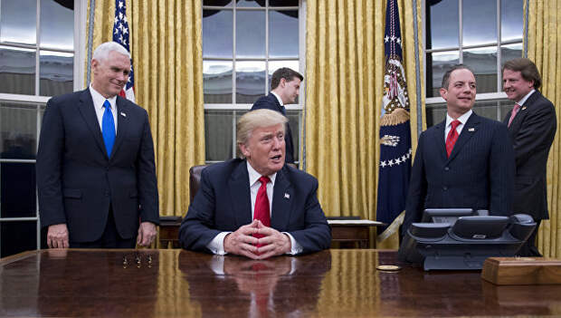 Президент США Дональд Трамп в Овальном кабинете Белого дома в Вашингтоне. Архивное фото