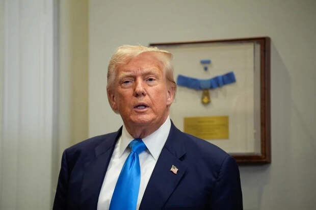 США к 250-летию независимости выпустят паспорта с лицом Трампа