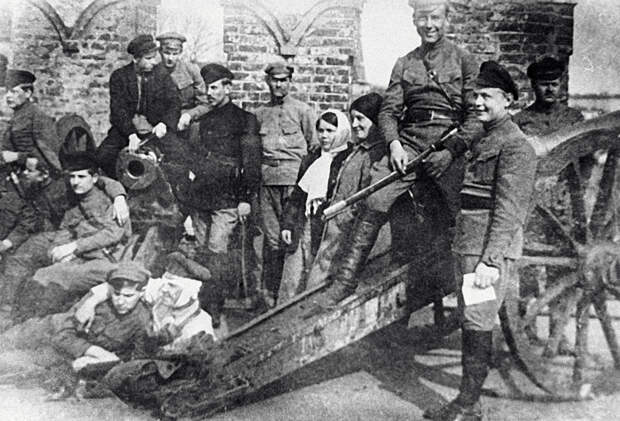 Как латыши спасали коммунизм в России