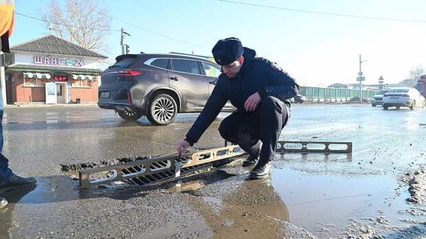 В Барнауле началось весеннее обследование улиц перед дорожным сезоном