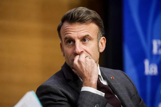 Семья Бардо не пригласила Макрона на заупокойную мессу