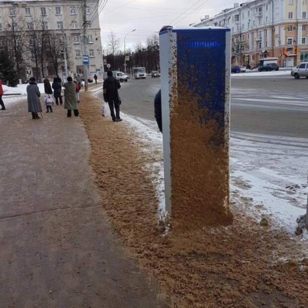 Многие коммунальщики так влюблены в свою работу, что их сложно остановить  зима, коммунальщики