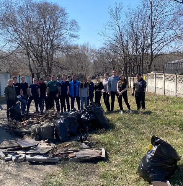 Депутаты, волонтеры и простые горожане навели порядок в Уссурийске