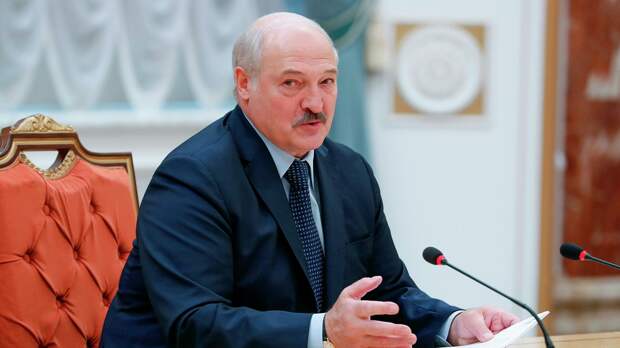Лукашенко прокомментировал отказ ряда стран летать над Белоруссией 