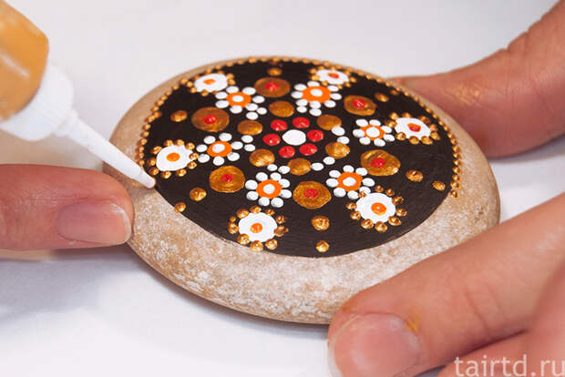 Точечная роспись по камням