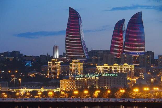 Три небоскрёба в форме двухсотметровых языков пламени. 