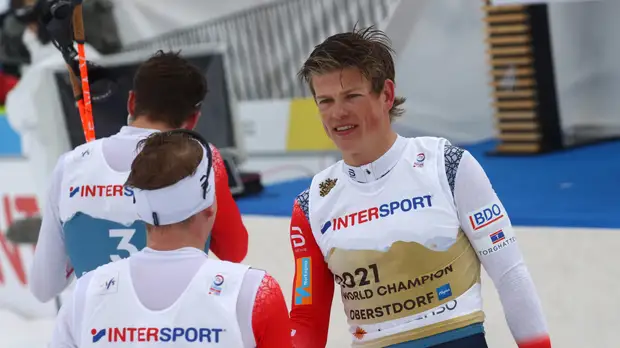 Клебо дисквалифицирован по итогам марафона на ЧМ, Большунову присудили серебро