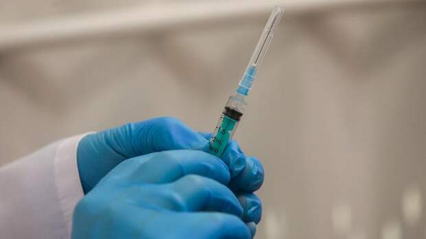 Мурашко дал рекомендации по вакцинации от COVID-19 перед отпуском