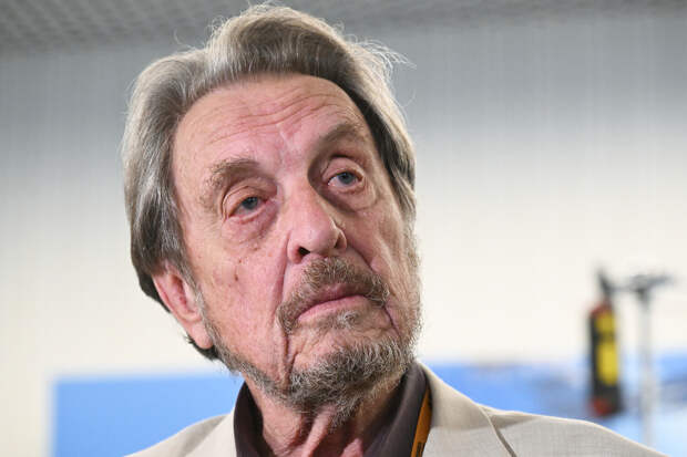 Эррол Маск заявил о желании сына приехать в Россию