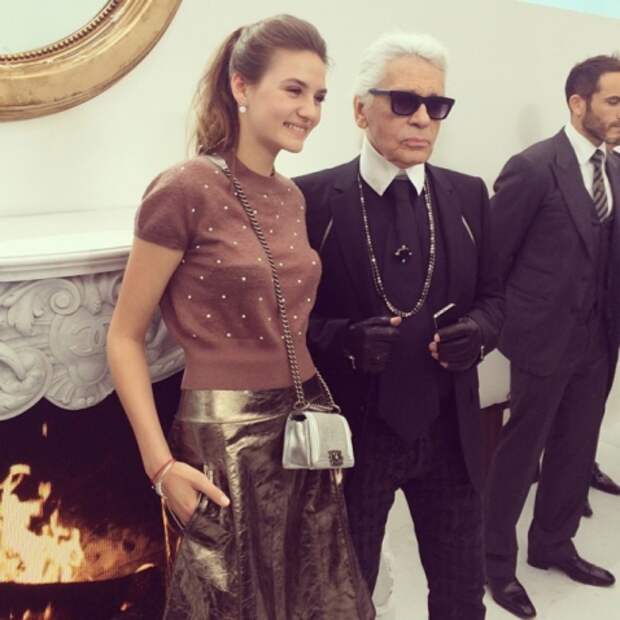 Анна Табакова и Карл Лагерфельд на показе Chanel Haute Couture