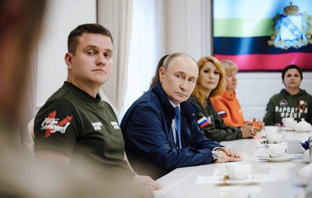 Политолог указал на символичность визита Путина в Курскую область
