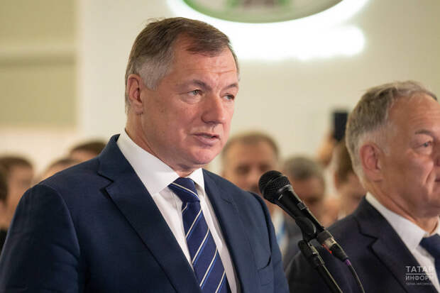 Хуснуллин поздравил работников культуры с праздником и рассказал о строительстве объектов