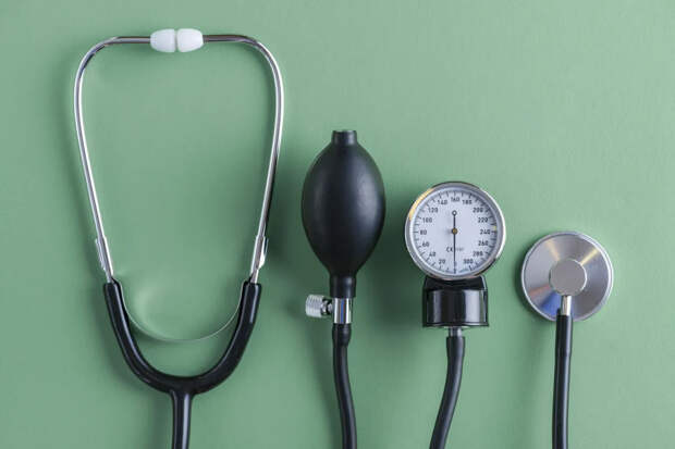 Похож на грипп, но убивает за часы: чем опасен менингит