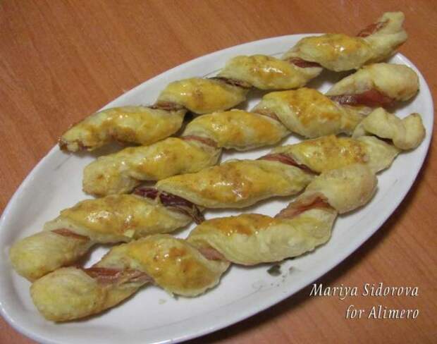 слоеные спиральки с копченым мясом рецепт слоеные спиральки с копченым мясом рецепт