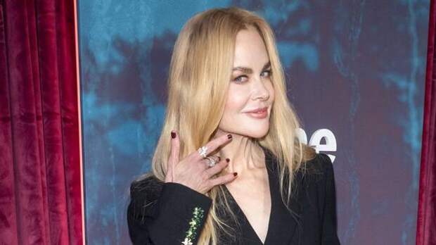 Затмила всех на премьере: Николь Кидман впечатлила экстравагантным нарядом