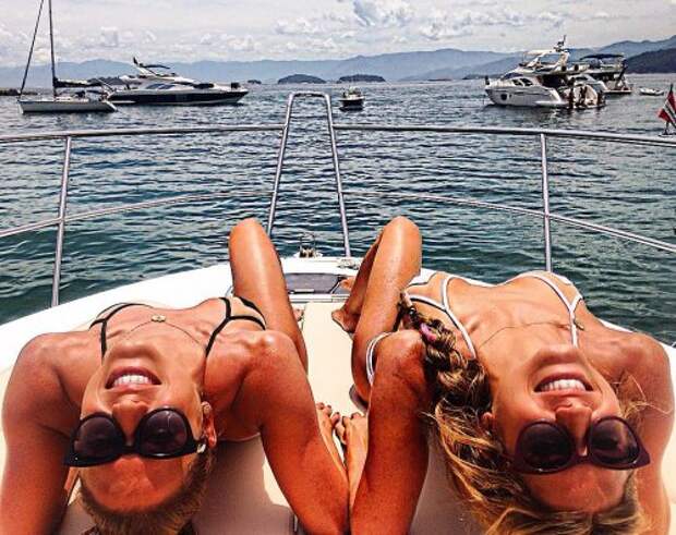 Бразильские синхронистки, сёстры-близнецы Биа и Бранка Ферес (16 фото)