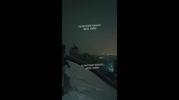 Киев. Экстремальное катание на санках на крыше дома-волны https://t.me/webmoney_dn/311281Video: Клип