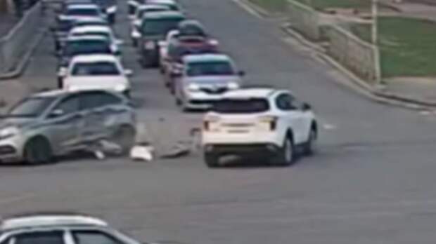 В Казани «Лада» вылетела на тротуар и сбила двух пешеходов