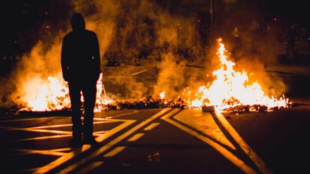 ПО ПРАВИЛАМ АНГЛОСАКСОВ: ПОЛЗУЧИЙ ПЕРЕВОРОТ В ЕВРОПЕ