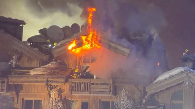 В Куршевеле сутки полыхает отель, где прошла скандальная вечеринка Rendez-Vous