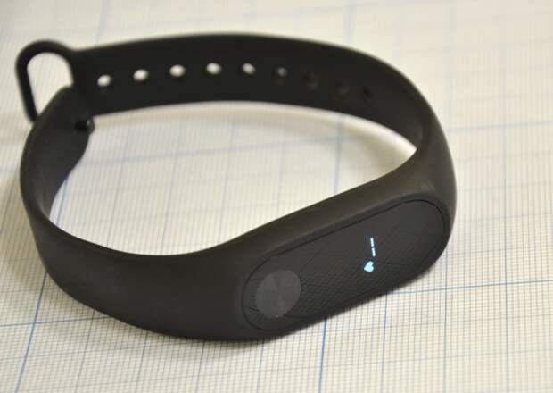 Xiaomi Mi Band 2: пульсомер