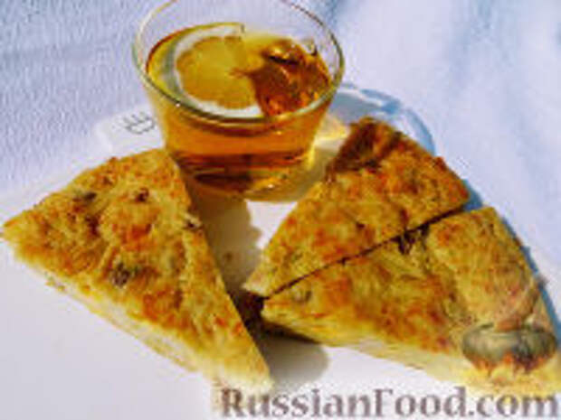 Фото к рецепту: Пирог с кабачком, картошкой, сыром и грудинкой