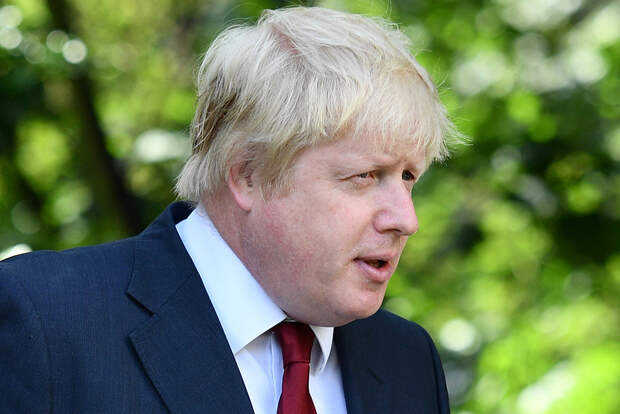 Британский премьер Борис Джонсон посетил место убийства депутата парламента