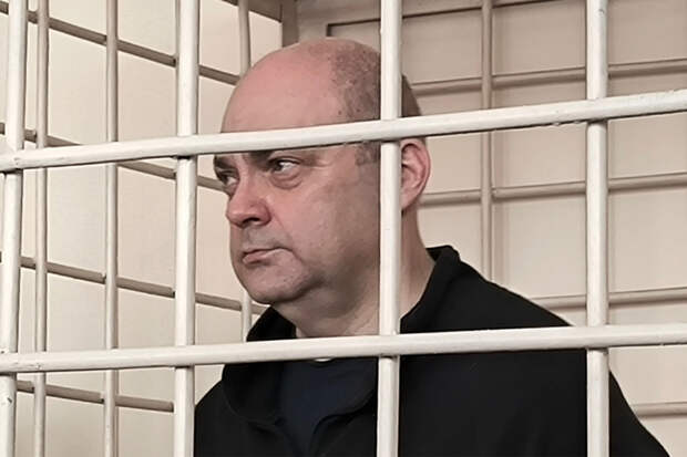 Названа сумма в миллионах из пакетов с алкоголем и едой для шефа из российского региона