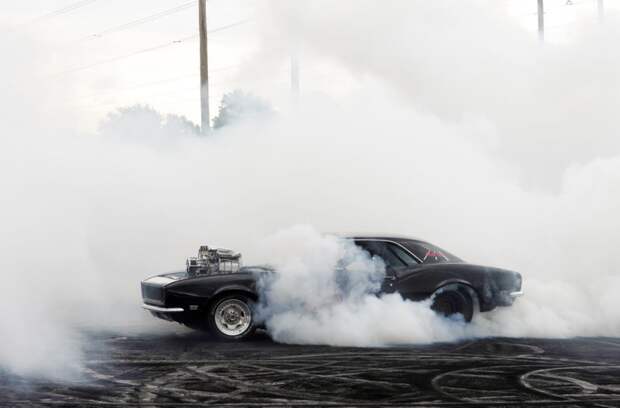 Жжёная резина и хаос - захватывающие кадры с Burnout Competition