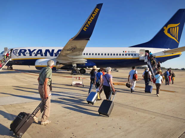 "Опять - двадцать пять". Лайнер RYANAIR экстренно посадили в Берлине: по той же схеме, что и ранее в Минске.