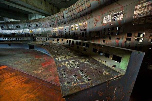 Радиоактивный аттракцион: в Чернобыле для туристов открыли зал управления, где радиация в 40 000 раз выше нормы