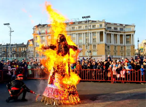 Плов на Масленицу - это как ночные дискотеки на Пасху в СССР...