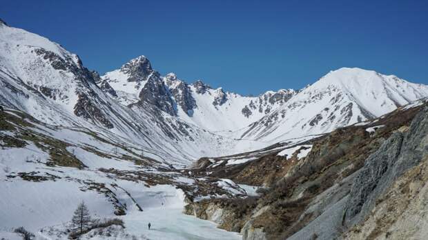В Бурятии ограничили доступ к горе Мунку-Сардык, на которой погибли туристы