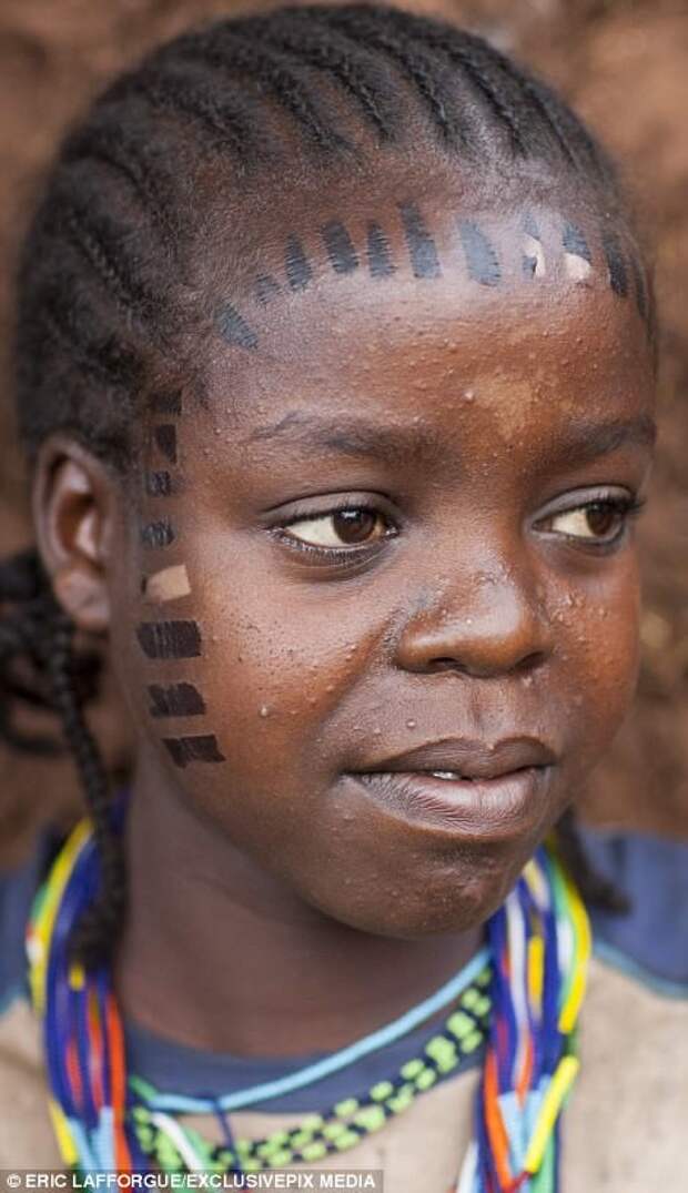 Красота требует жертв: как юных эфиопок украшают шрамами красота требует жертв, племена Африки, шрамы, экзотика