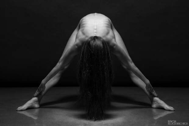 Красота женского тела в черно-белых фотографиях Антона Беловодченко Антон Беловодченко, женщина, тело, фигура
