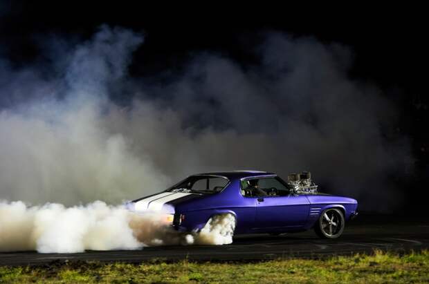 Жжёная резина и хаос - захватывающие кадры с Burnout Competition