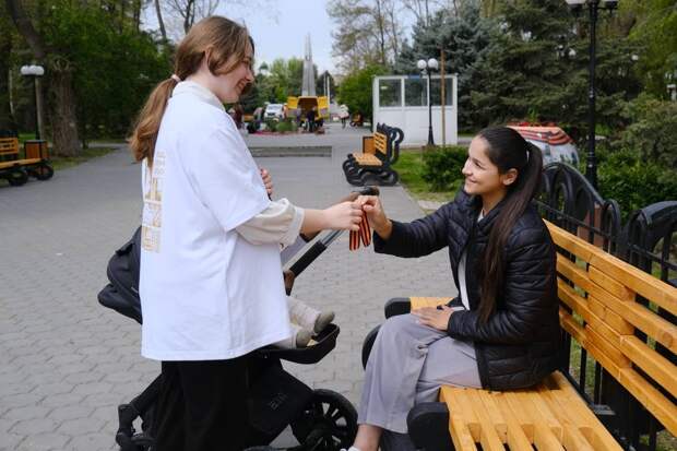 Астрахань традиционно присоединилась к Всероссийской акции «Георгиевская ленточка»