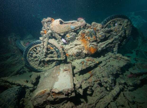 Мотоцикл под водой