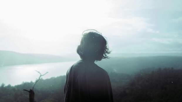 «Отчаянно заболтала руками, хлебнула, ушла под воду»: история о том самом дне, когда я стала честной