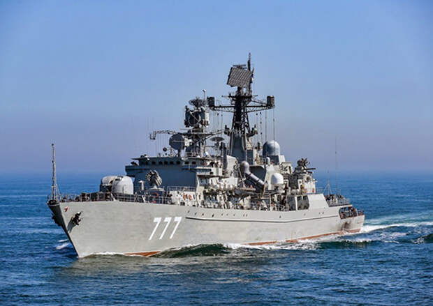 Трубоукладчик «Газпрома» пошел в Европу в сопровождении боевых кораблей