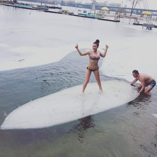 Серфинг на льдине! девушки, женщины, зима, моржихи, не холодно, снег