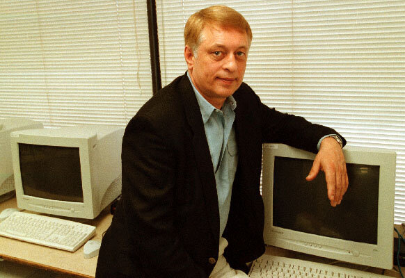 Виктор Шеймов в США, бизнесмен, владелец компьютерной фирмы.  #шеймов, #виктор, #предатель, #перебежчик, #разведка, #шифровальщик, #убийство, #ждановская, #афанасьев, #майор, #кгб, #милиция, #метро, #оборотни. /фото реставрировано мной, изображение взято из открытых источников/