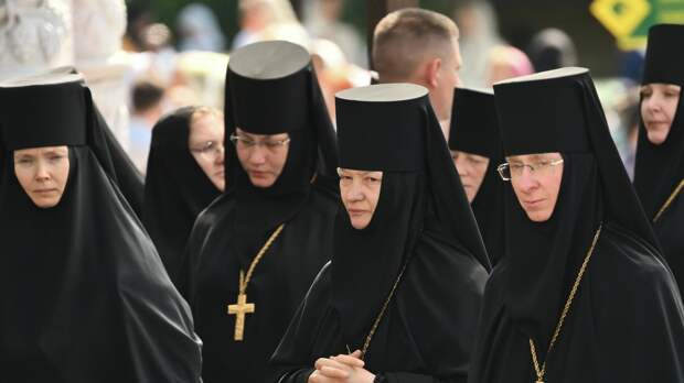 Боевые монахини-шпионки. На Западе ополчились против "агентов Путина"