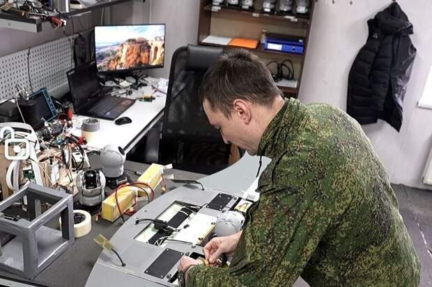 Воздушные бои дронов: российский беспилотник научили уклоняться от «истребителей»