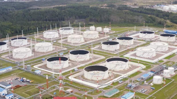 «Впервые с начала войны»: нефть из РФ стала самым желанным товаром в Индии