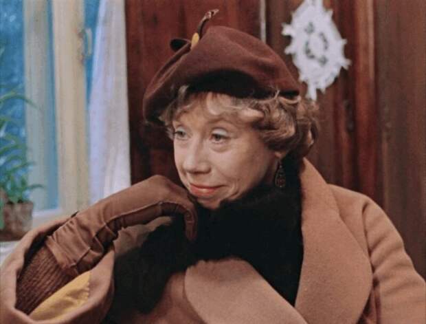 «Отреклась от сына»: как звезда «Москвы слезам не верит» бросила 14-летнего наследника ради женатого любовника