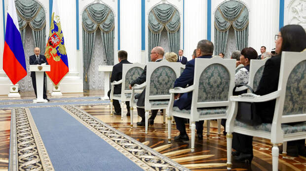 Путин раскритиковал долгое решение вопроса о квотировании иностранного кино