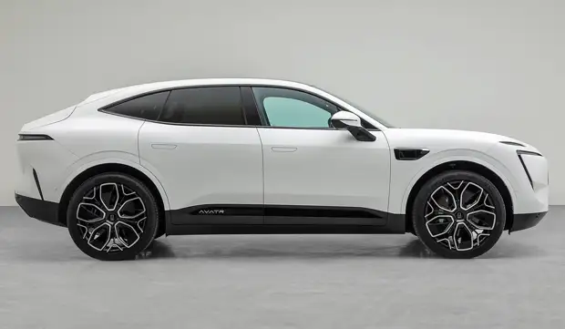 Четырехдверный кроссовер Avatar 011: серийная версия