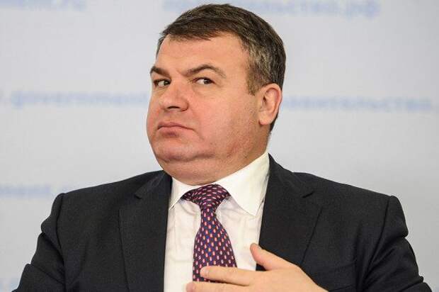 От Сердюкова до Меня: российские чиновники, попавшие под следствие